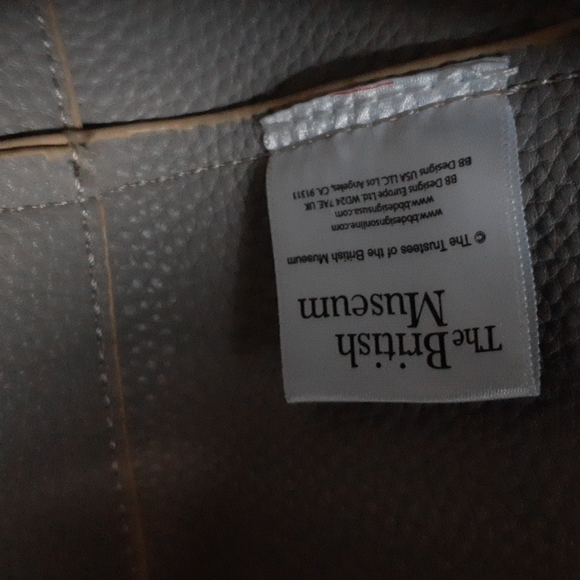 Shoulder Bag - Picture 5 of 8